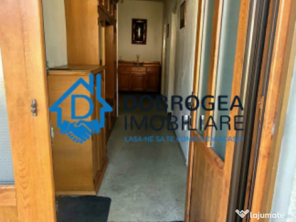 ZONA CENTRALA-CASA 4 DORMITOARE, DE INCHIRIAT, IDEALA MUNCIT