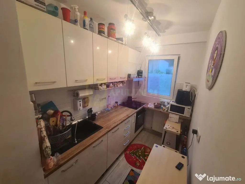 Apartament cu 3 camere de vanzare in Campina - Zona Cuza 