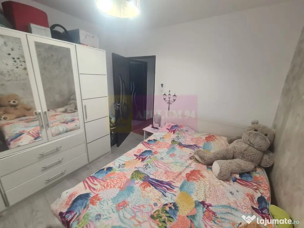 Apartament cu 3 camere de vanzare in Campina - Zona Cuza 