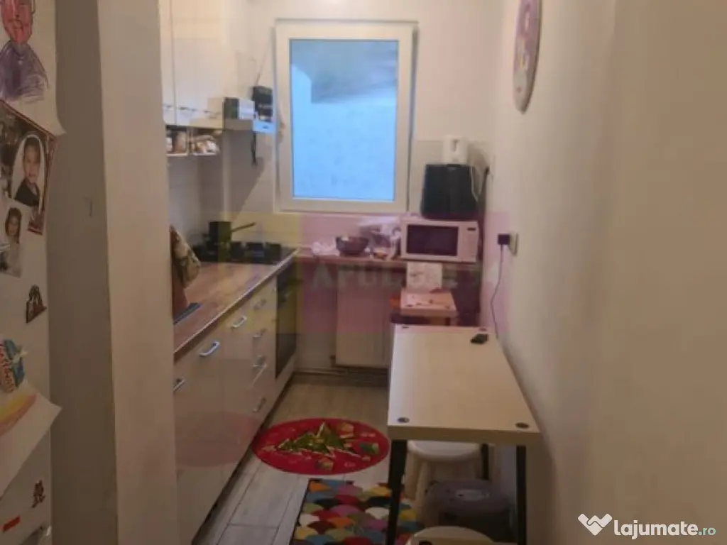 Apartament cu 3 camere de vanzare in Campina - Zona Cuza 