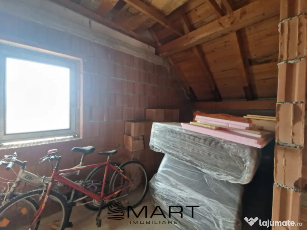 Casa la rosu in Sura Mare 