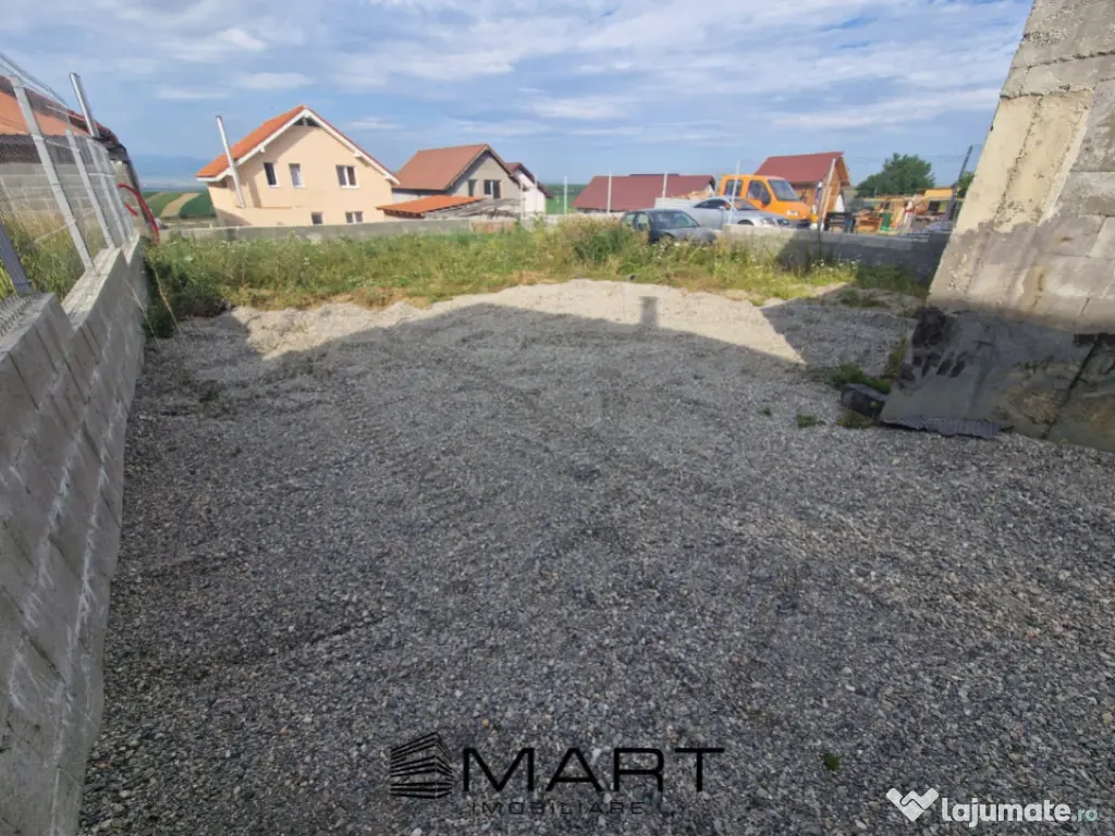 Casa la rosu in Sura Mare 