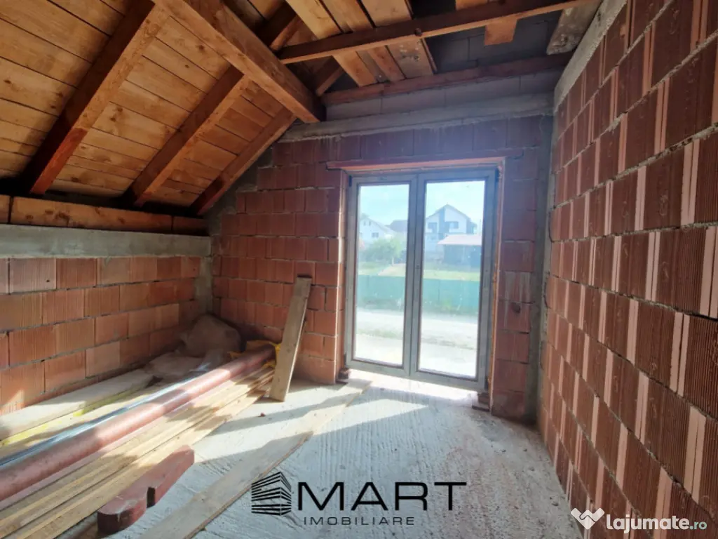 Casa la rosu in Sura Mare 