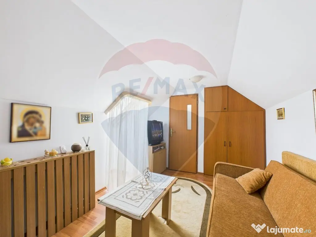 Casă / Vilă cu 5 camere de vânzare în orașul Negru V... 