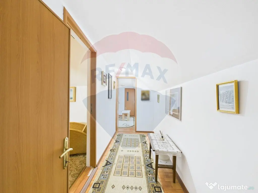 Casă / Vilă cu 5 camere de vânzare în orașul Negru V... 