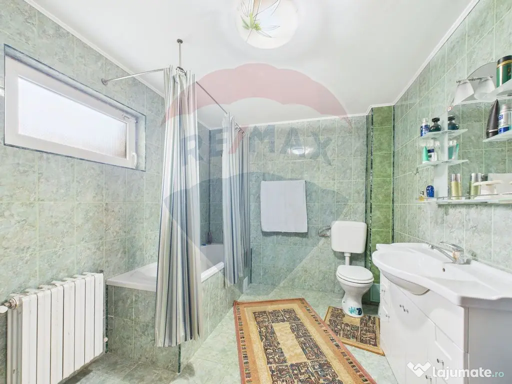 Casă / Vilă cu 5 camere de vânzare în orașul Negru V... 