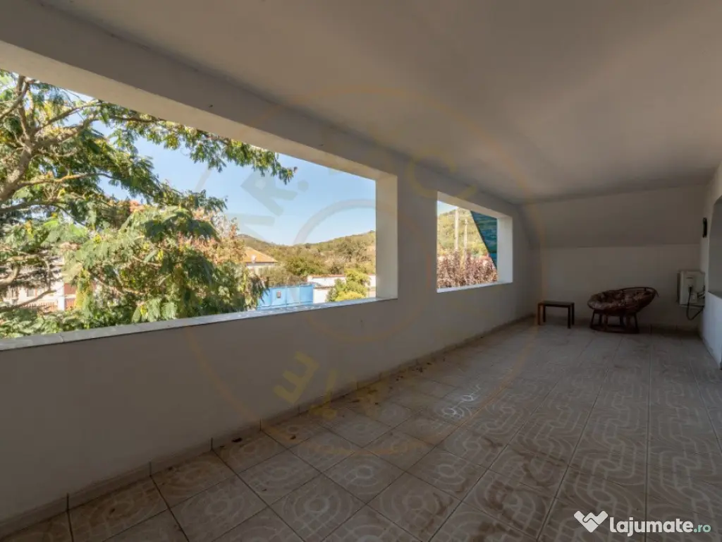 Casa visurilor cu livada roditoare si gradina amenajata 