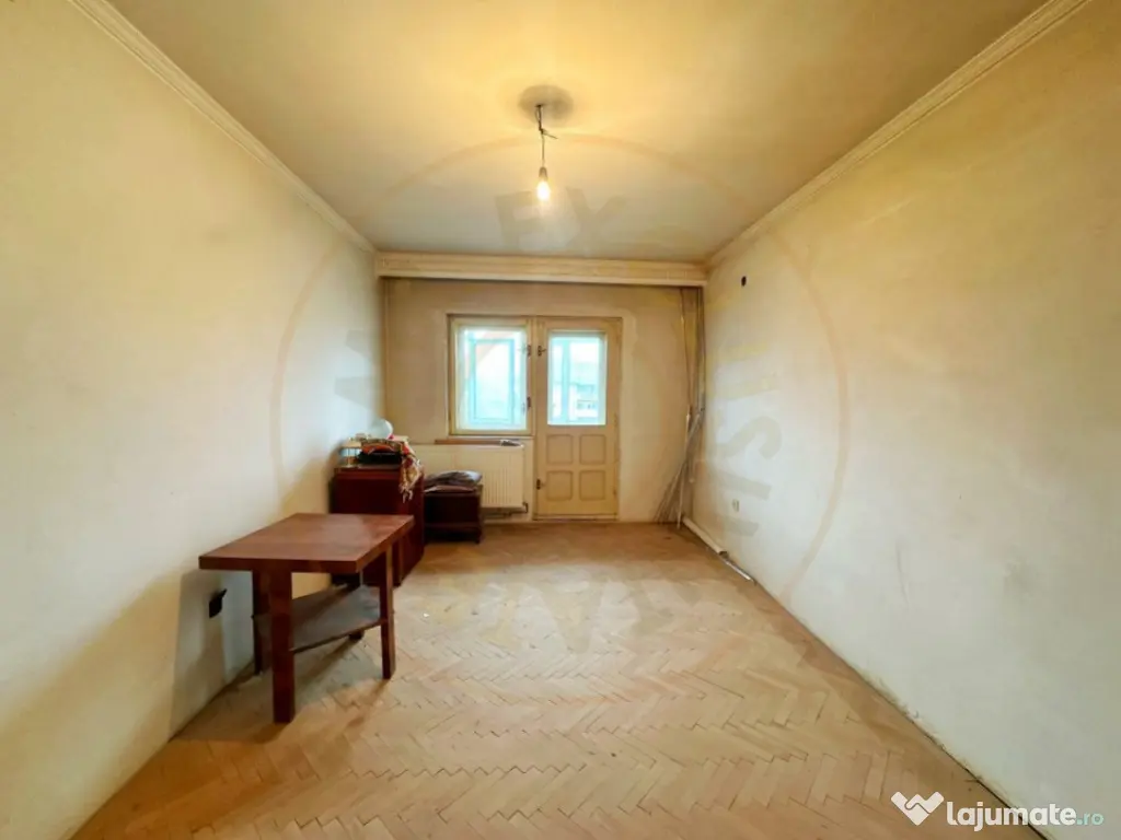 Casa pentru investitie S+P+2E+M, 500 mp curte, Pitesti 