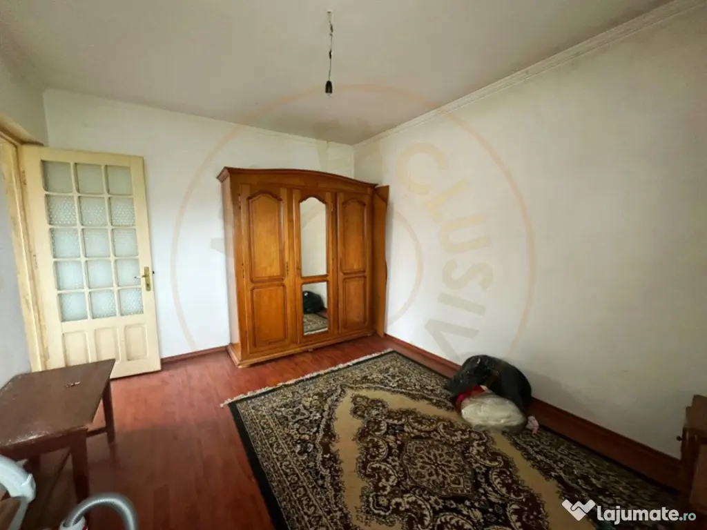 Casa pentru investitie S+P+2E+M, 500 mp curte, Pitesti 