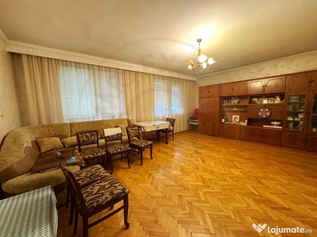 Casa pentru investitie S+P+2E+M, 500 mp curte, Pitesti 