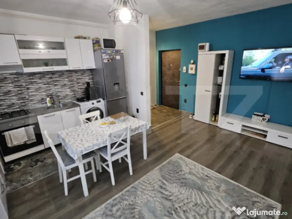 Apartament semidecomandat cu 2 camere, etaj intermediar, zon