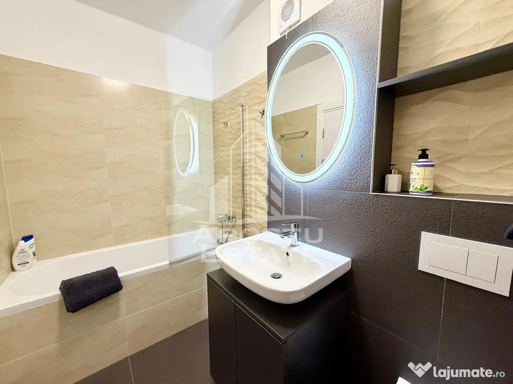 Apartament 2 camere, curte proprie, loc de parcare, Toron... 