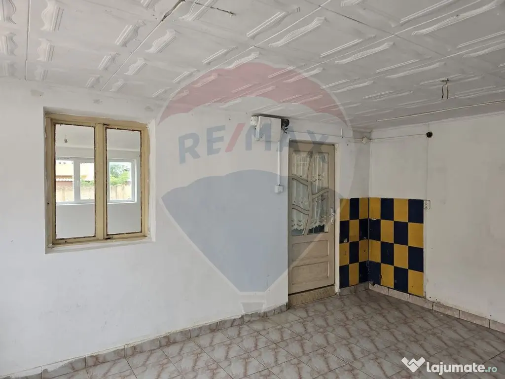 Casă / Vilă cu 4 camere de vânzare 