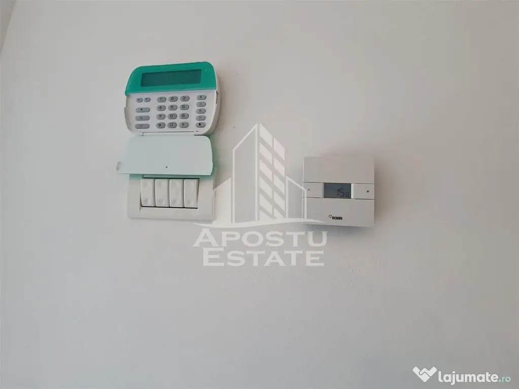 Spatiu comercial 43 mp + loc parcare, in zona Balcescu 