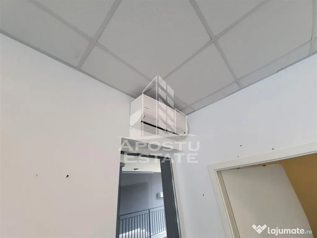 Spatiu comercial 43 mp + loc parcare, in zona Balcescu 