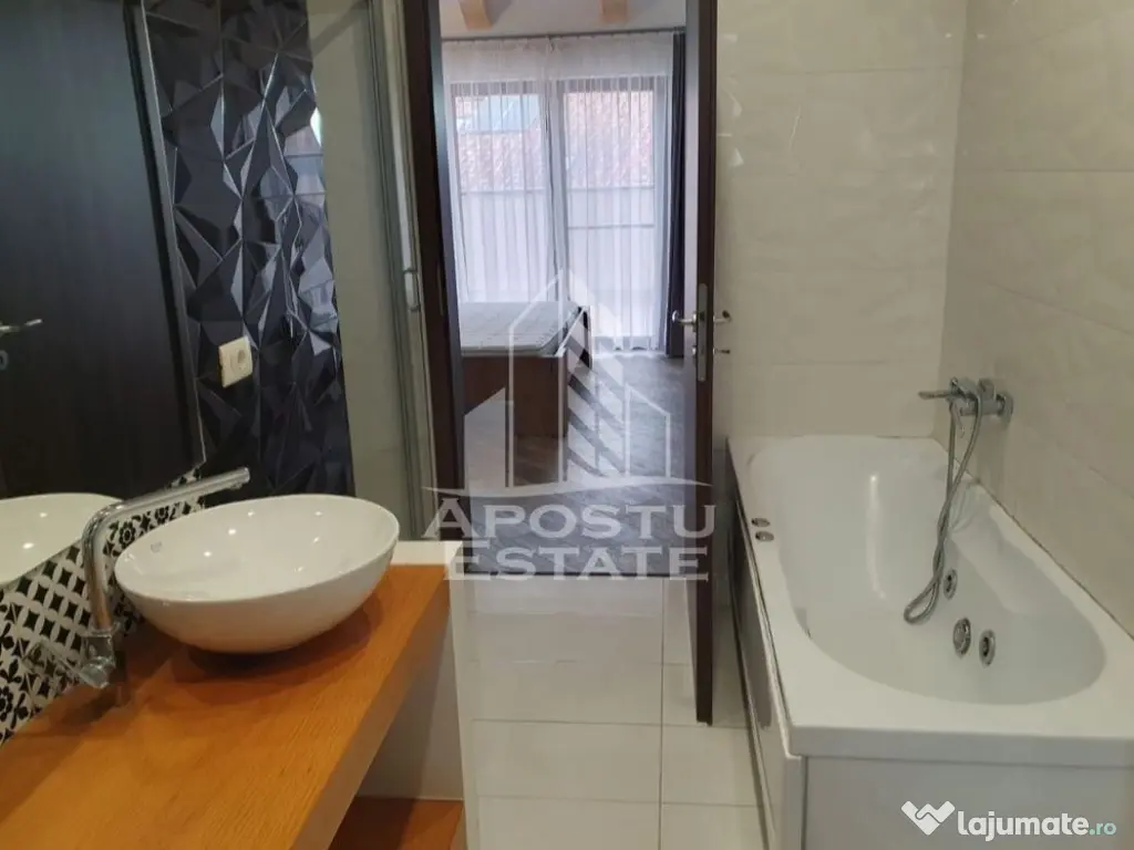 Casa insiruita cu 4 camere si garaj,Mosnita Noua