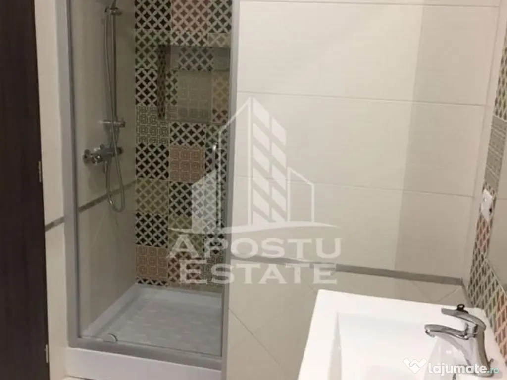 Casa insiruita cu 4 camere si garaj,Mosnita Noua