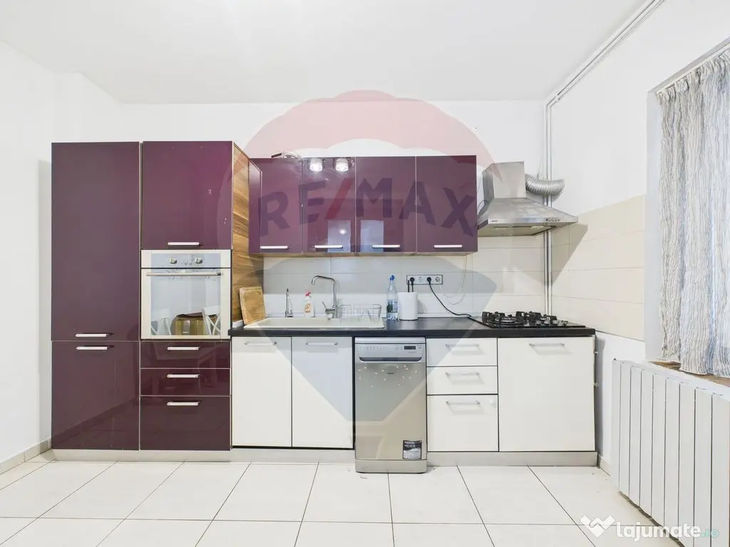 Casă / Vilă cocheta cu 3 camere - de vanzare - zona Bas... 