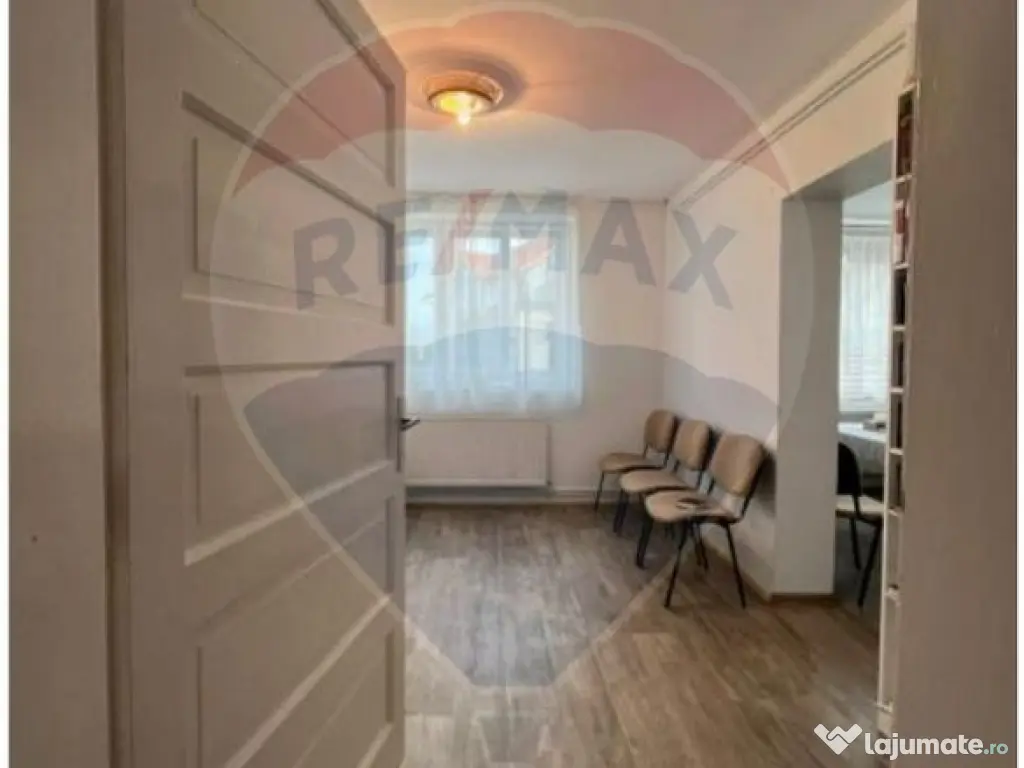 Vilă multifuncțională centrală Șelimbăr – 3 ap. s... 