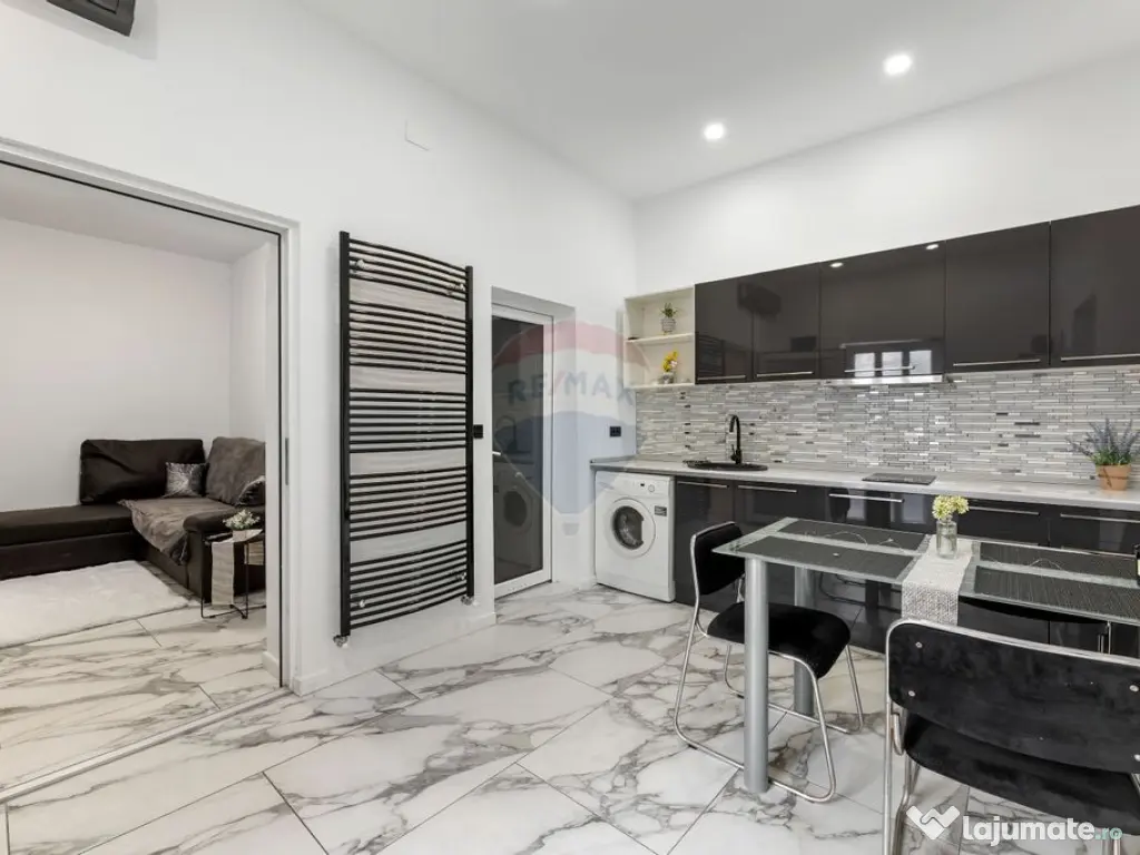 Apartament de lux, ultracentral cu 2 camere 