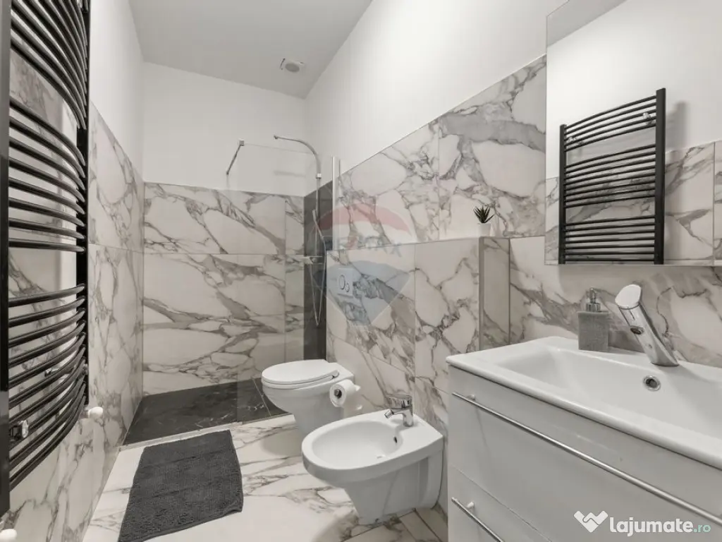 Apartament de lux, ultracentral cu 2 camere 