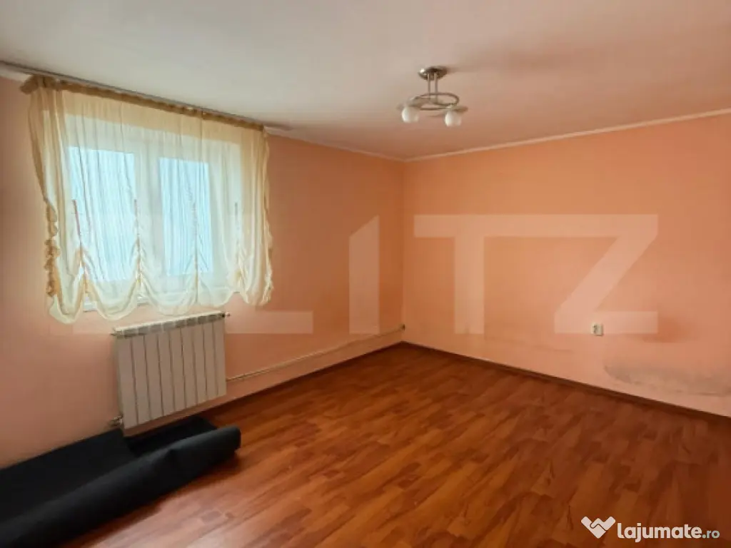 Casă cu teren generos într-o zonă premium – Ideală pen