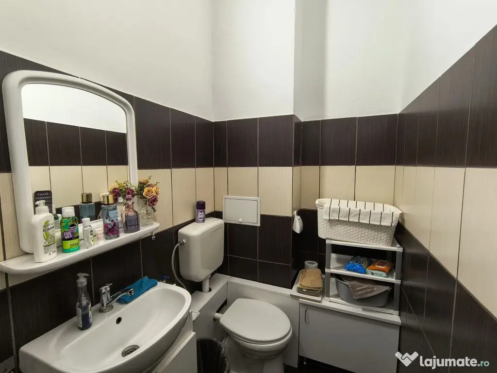 Spatiu comercial, ultracentral, Republicii, Oradea. 600 E... 