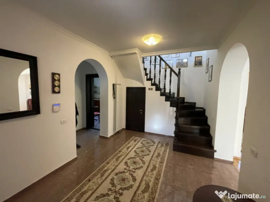 Curtea Domneasca, vilă individuală, 6 camere, 3 bai, garaj 
