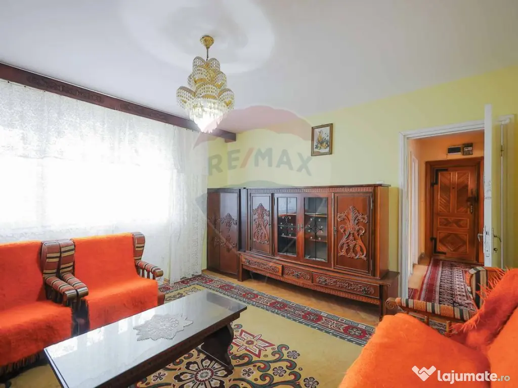 Apartament decomandat cu 3 camere, 75 mp, de vânzare –...