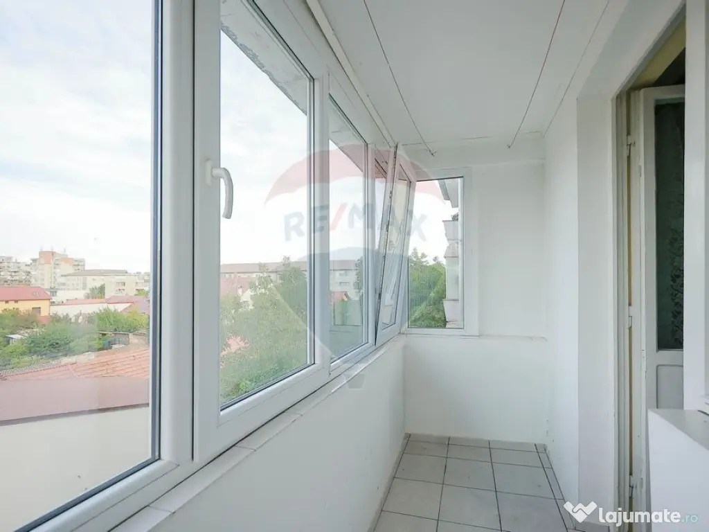 Apartament decomandat cu 3 camere, 75 mp, de vânzare –...