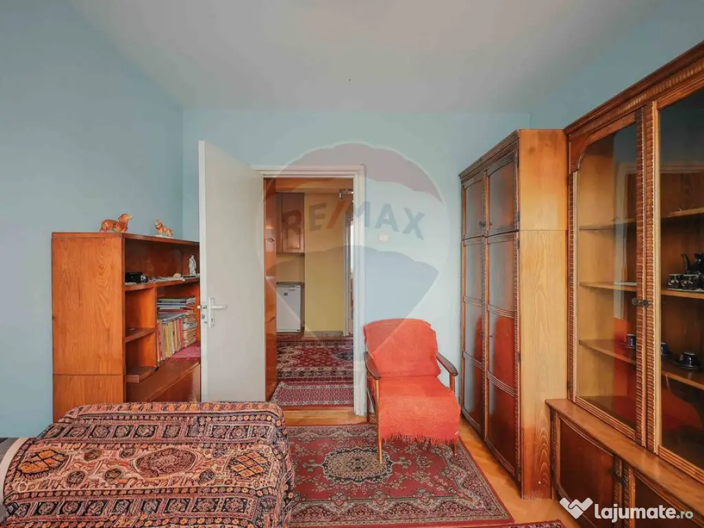 Apartament decomandat cu 3 camere, 75 mp, de vânzare –...