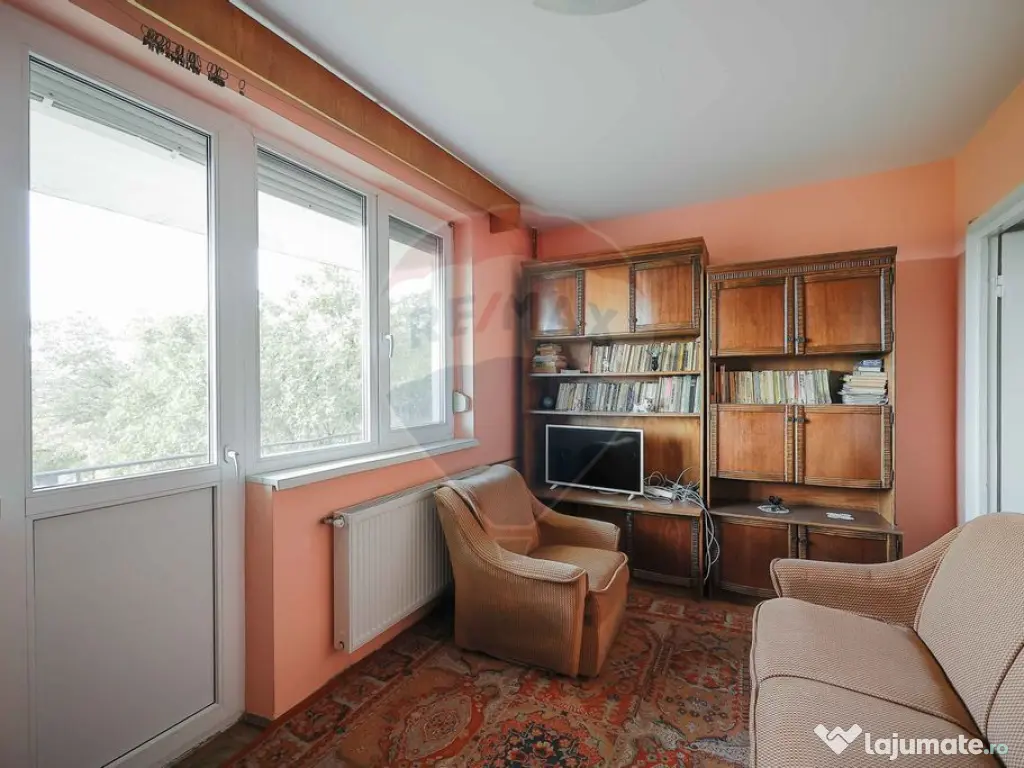 Apartament decomandat cu 3 camere, 75 mp, de vânzare –...