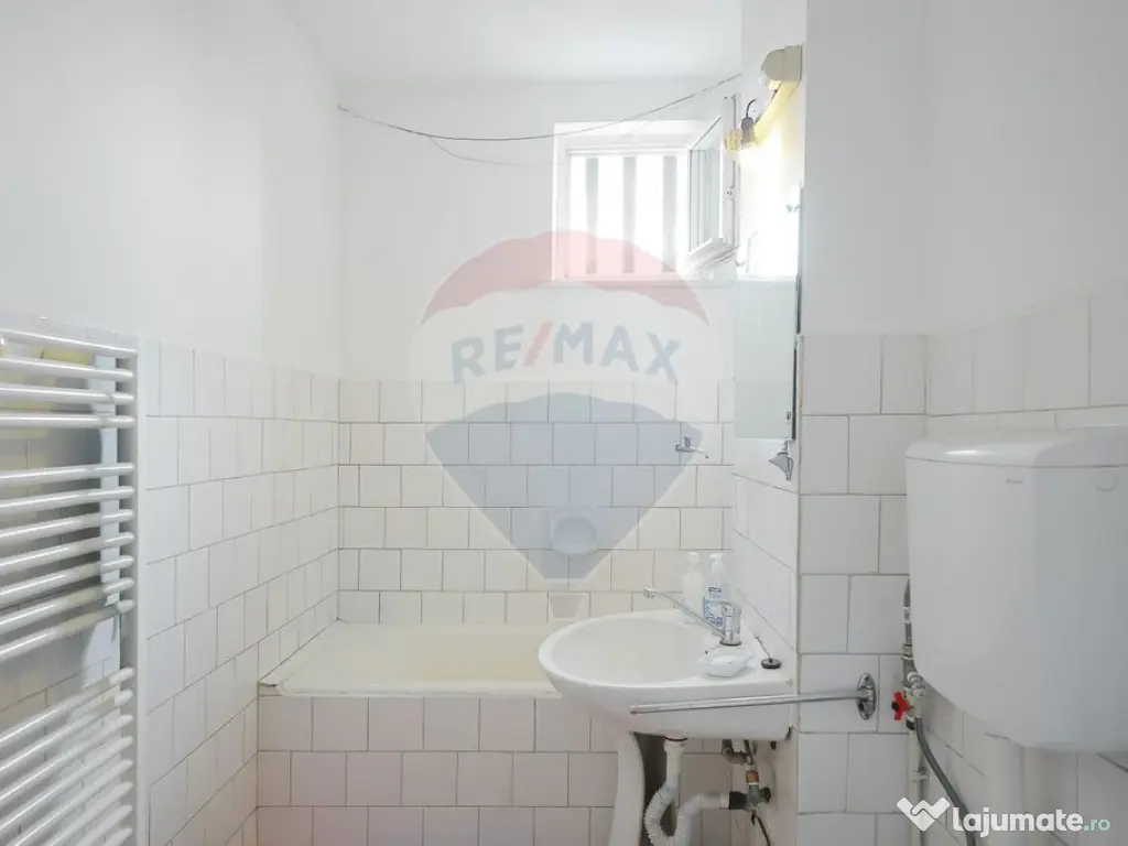 Apartament decomandat cu 3 camere, 75 mp, de vânzare –...