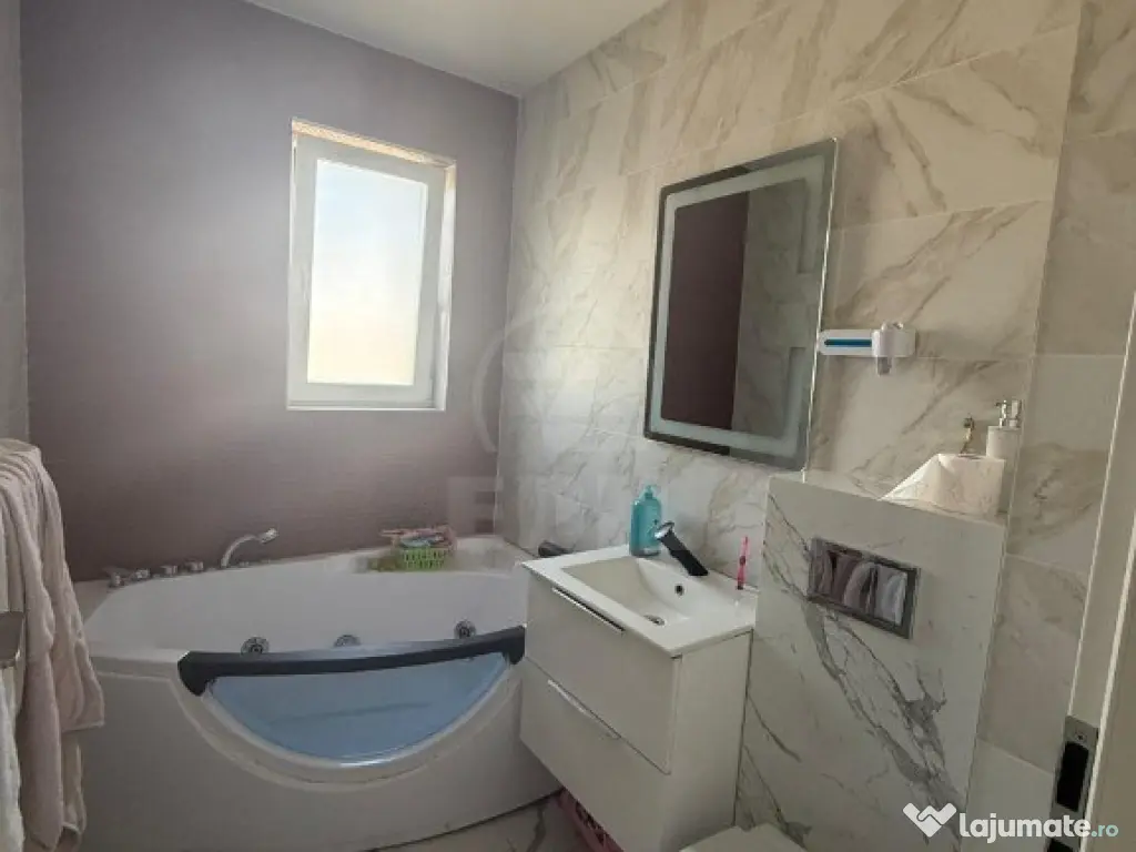 Apartament 3 camere semidecomandat Fagului cu parcare subterana 