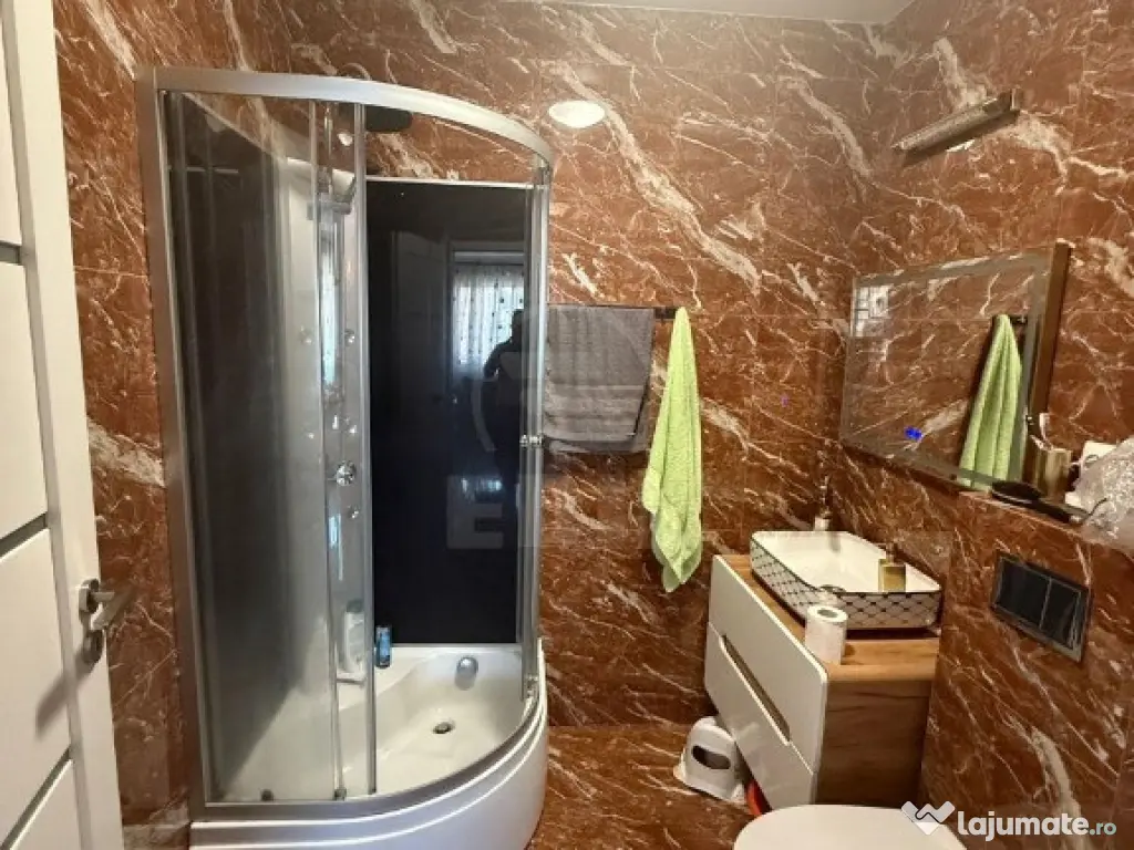 Apartament 3 camere semidecomandat Fagului cu parcare subterana 