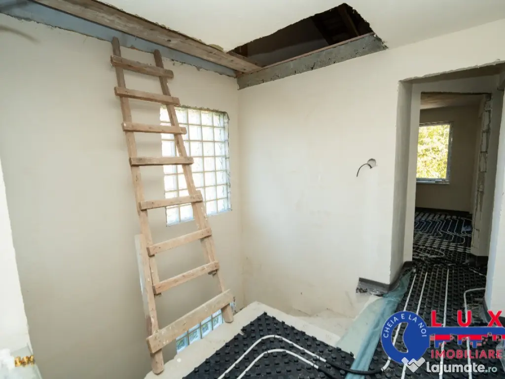 ID 6728 Vila de tip P+E+Pod *Str. Eternitatii