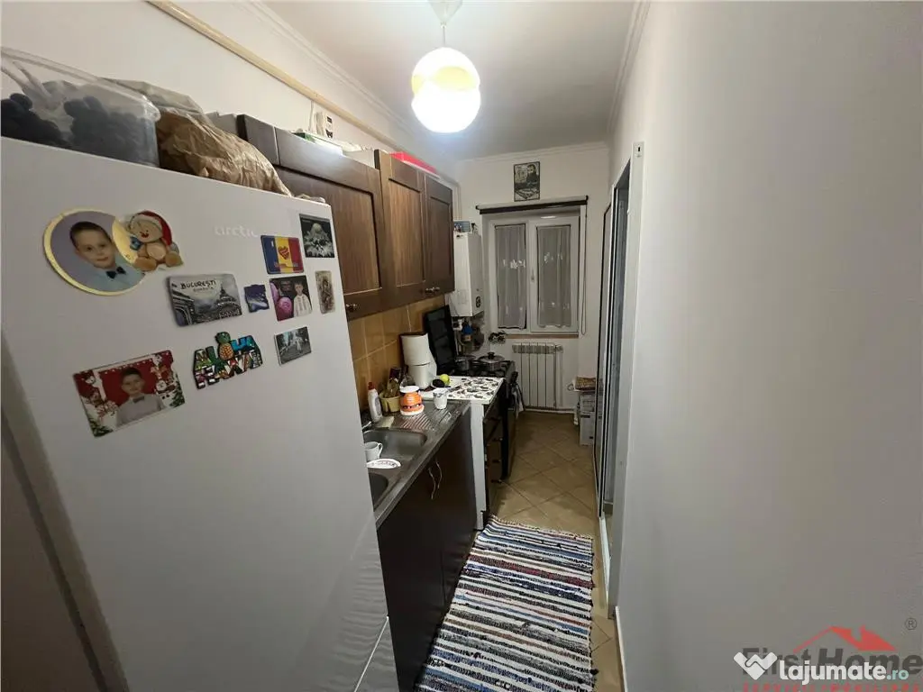 Garsoniera zona Spital - Comisia Centrala etaj 4 cu acoperis