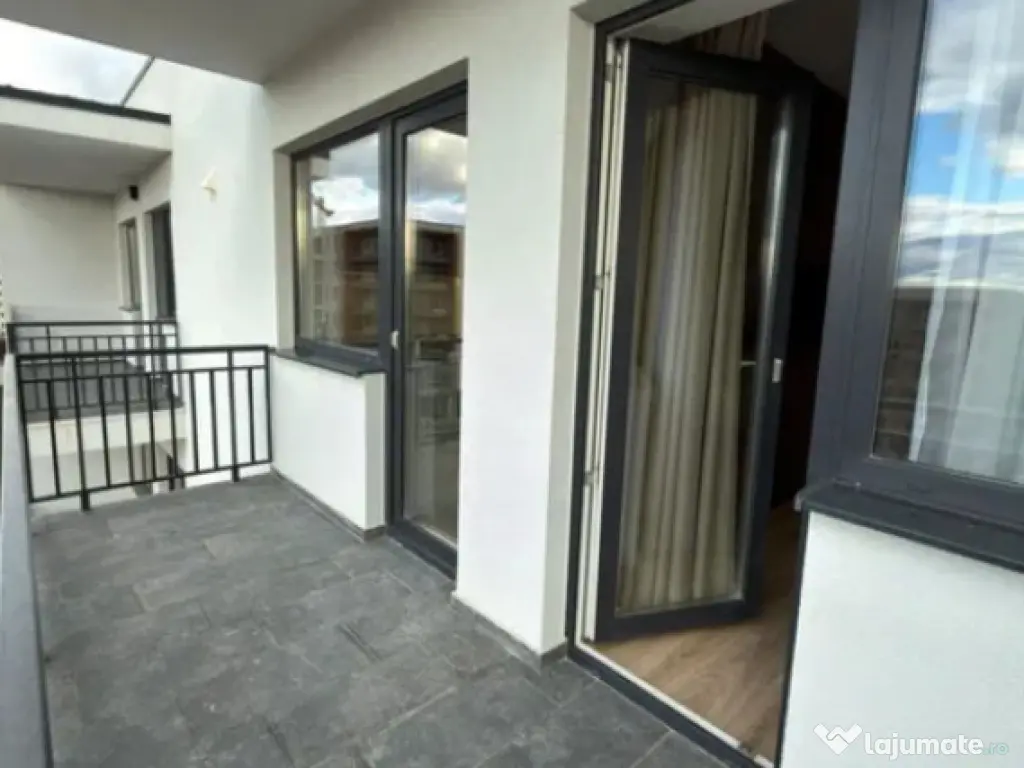 Apartament 2 camere, decomandat - zona Tractorul