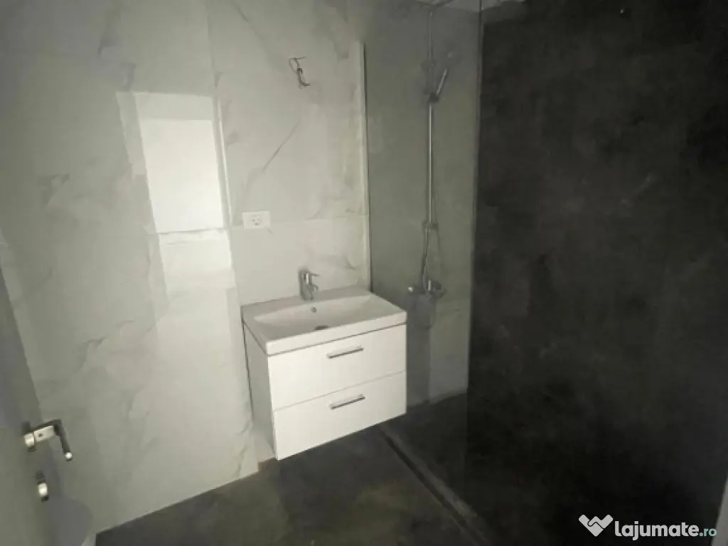 2 camere, etaj 1, 2 sau 3, bloc cu lift, Zona Diamantului–Safirului