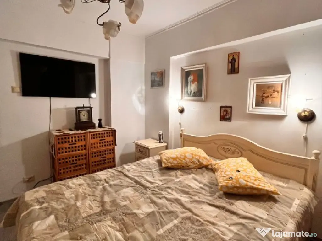 Apartament 3 camere decomandat, etaj intermediar, zona Garii