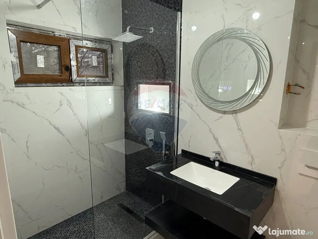 VANZARE Apartament cu 3 camere in zona Dacia