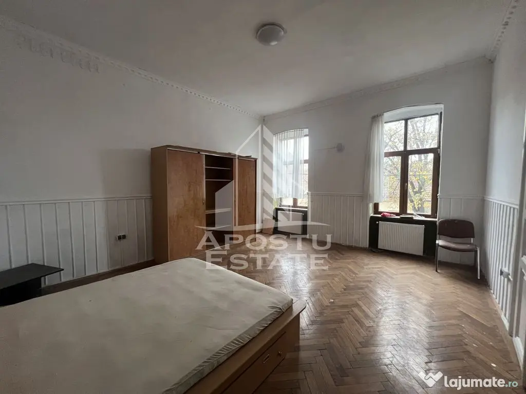 De VÂNZARE - apartament 3 camere zona Maria 