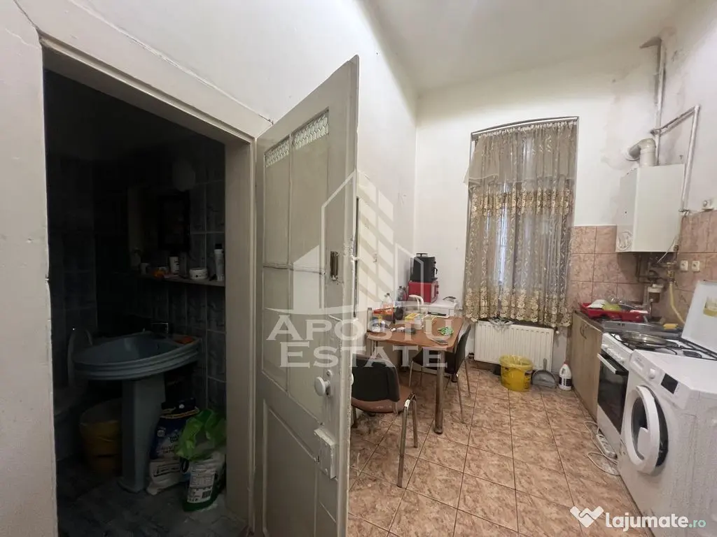 De VÂNZARE - apartament 3 camere zona Maria 