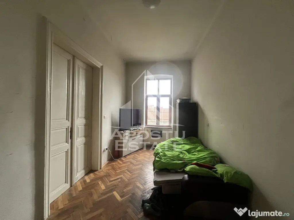 De VÂNZARE - apartament 3 camere zona Maria 