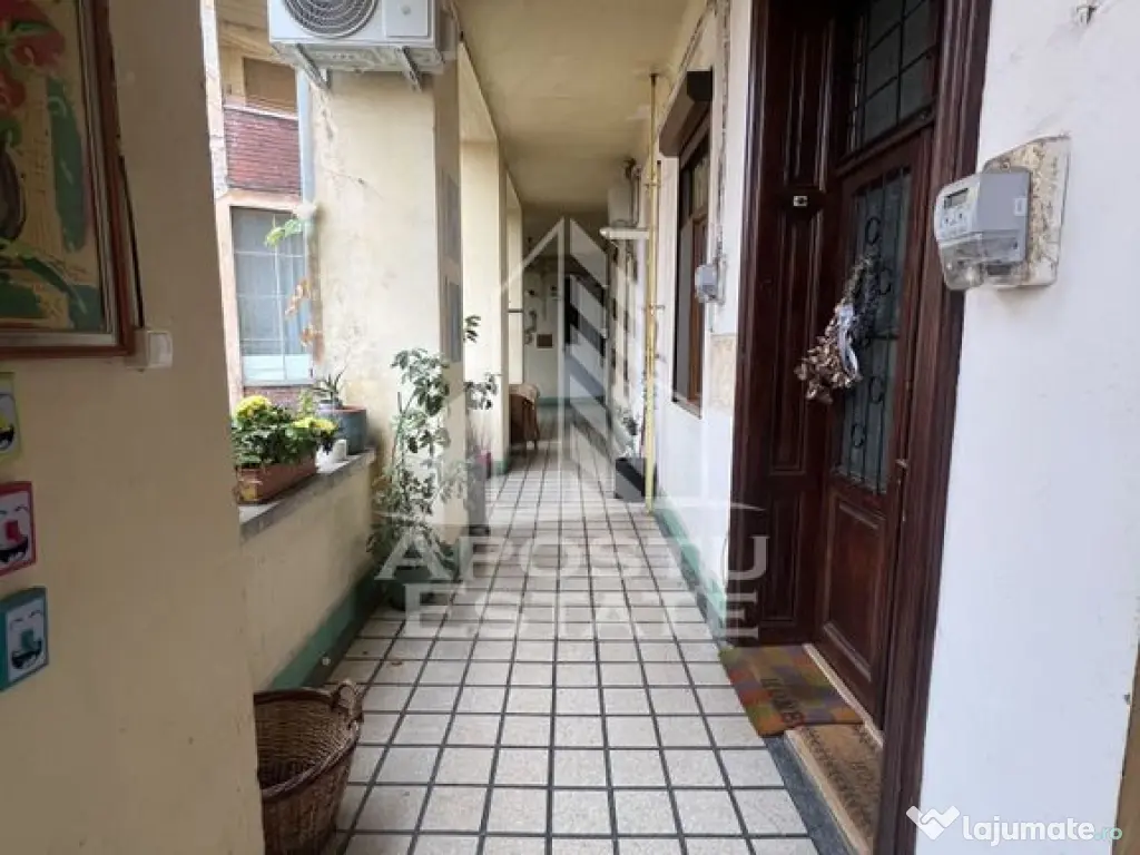 De VÂNZARE - apartament 3 camere zona Maria 