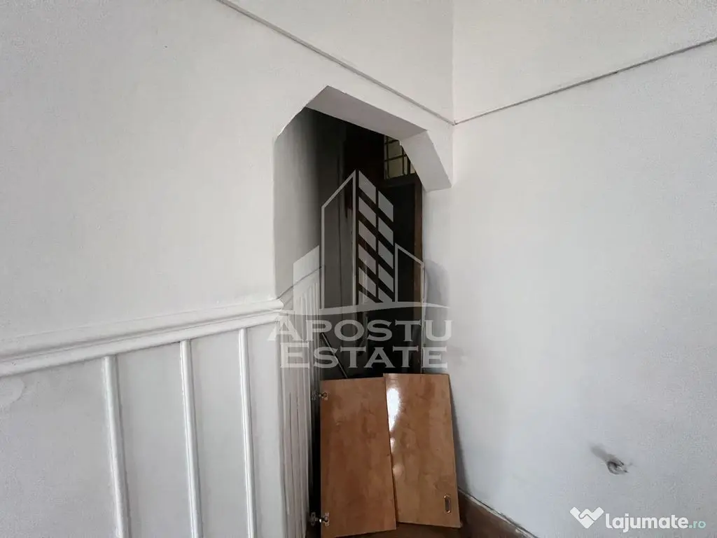 De VÂNZARE - apartament 3 camere zona Maria 