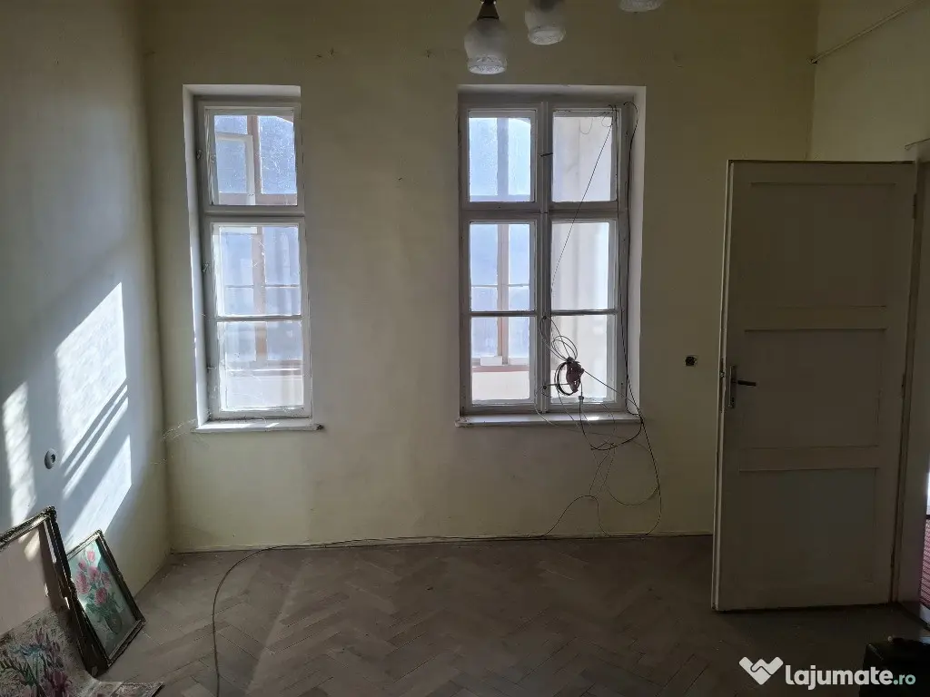 Vand apartament 3 camere Horia 