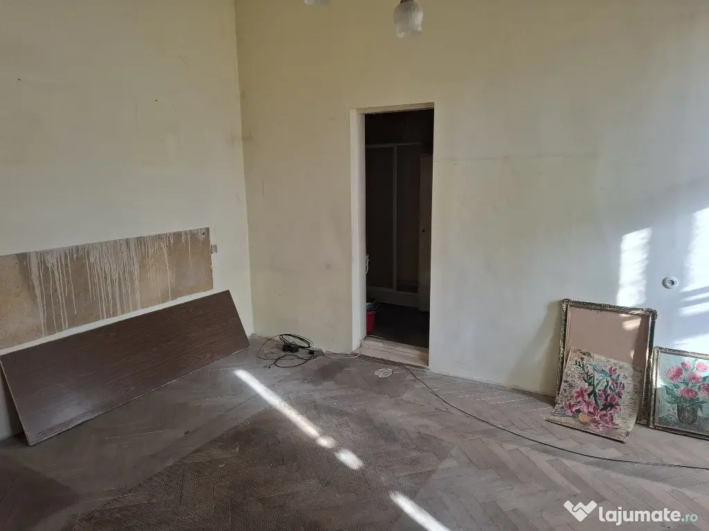 Vand apartament 3 camere Horia 