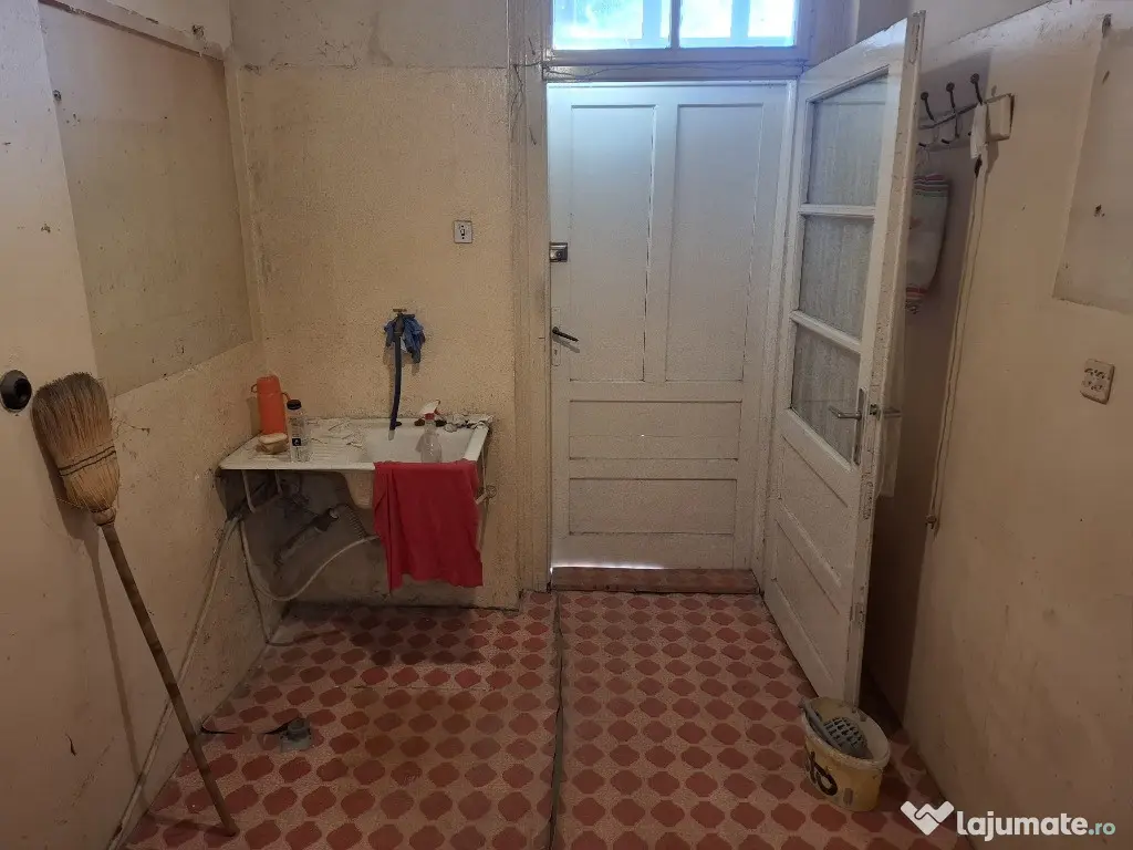 Vand apartament 3 camere Horia 