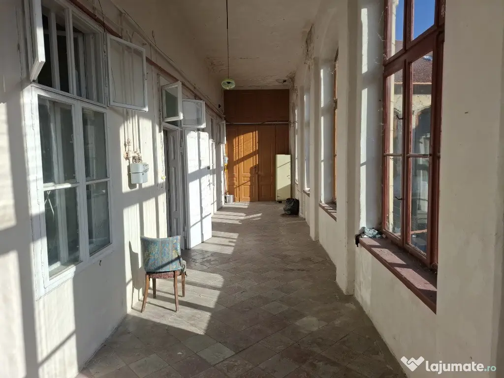 Vand apartament 3 camere Horia 